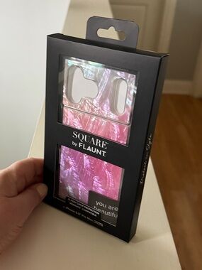 Brand new”Square by FLAUNT”phone case(iPhone 17Pro Max)Beautiful,square.🖤